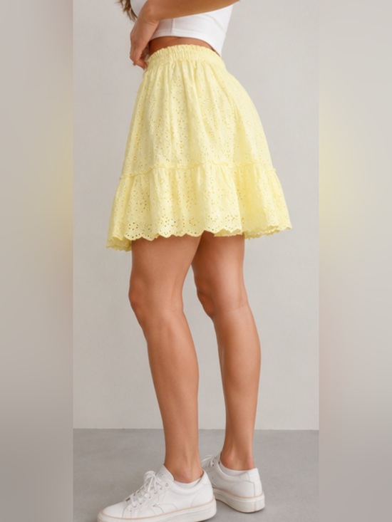 Wild fable Dresses & Skirts - Wild Fable Eyelet Tiered Mini Skirt Pale Yellow Size S Elastic Waist